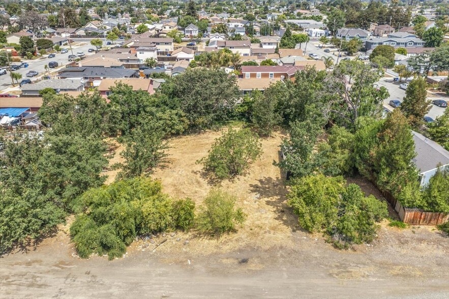 More Photos Of 7843 Railroad Ave, Newark Land For Sale