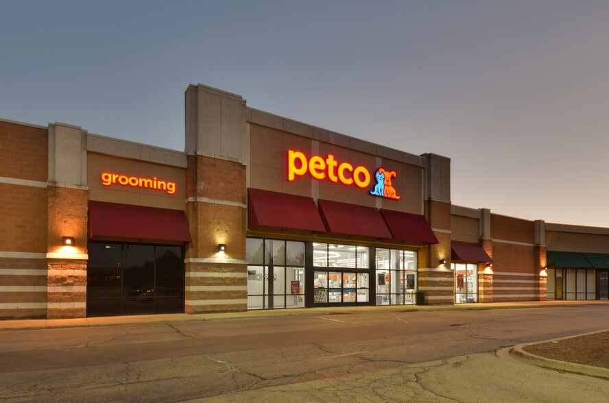 More Photos Of 3851-3873 E Main St, St Charles General Retail For Sale