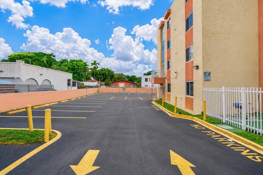 More Photos Of 2400 NW 16th Street Rd, Miami Apartments For Sale