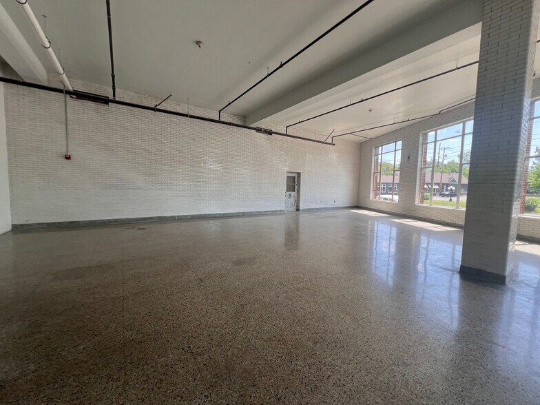 More Photos Of 3121 Broadway St, Paducah Storefront Retail Office For Sale