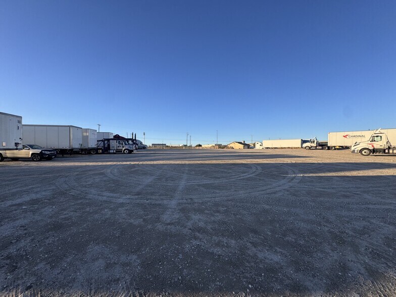 More Photos Of 17105 Darwin Ave, Hesperia Land For Lease