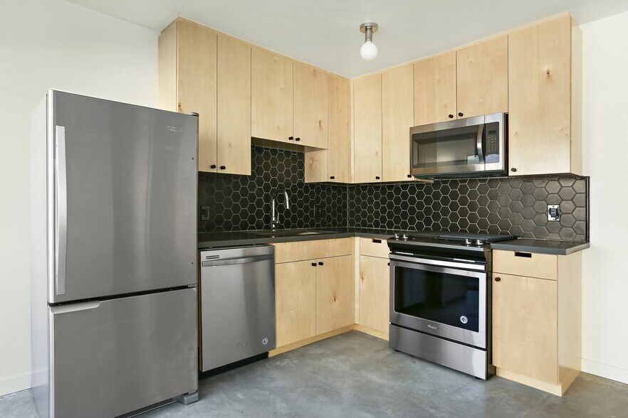 More Photos Of 146 N Vendome St, Los Angeles Apartments For Sale