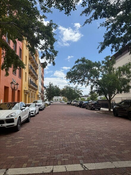 More Photos Of 7065 Westpointe Blvd, Orlando Loft Creative Space For Sale