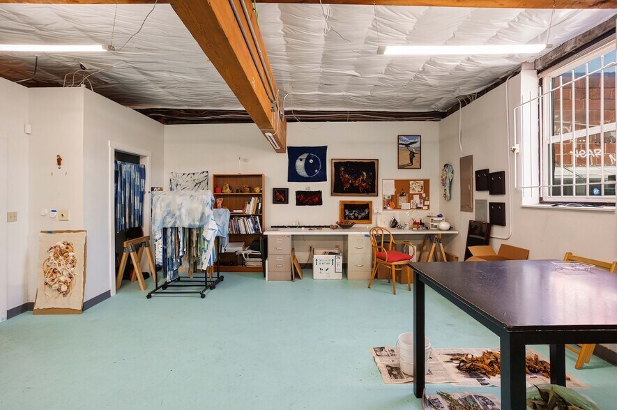 More Photos Of 3425 SE Yamhill St, Portland Loft Creative Space For Sale