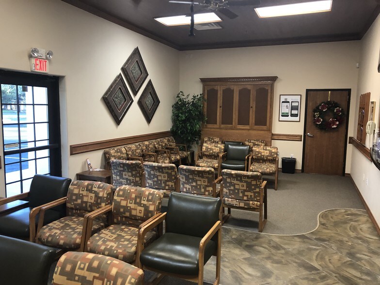 More Photos Of 1022 E Griffin Pky, Mission Medical For Sale