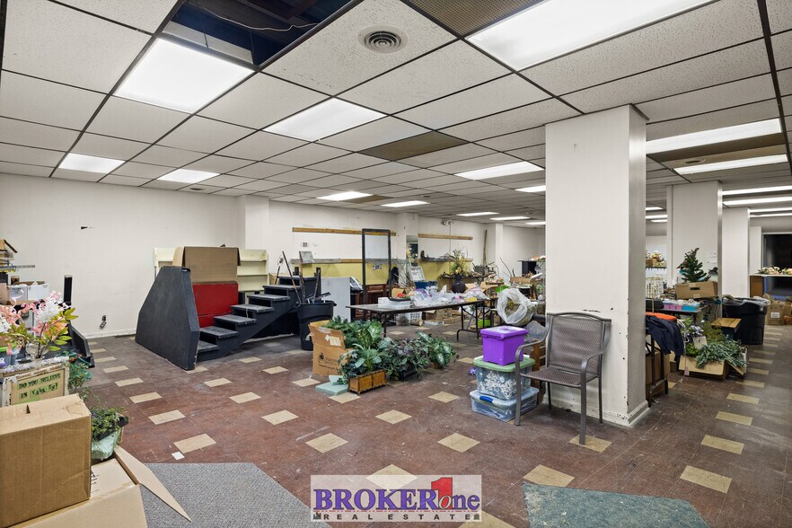 More Photos Of 225 N Wolcott St, Casper Flex For Lease