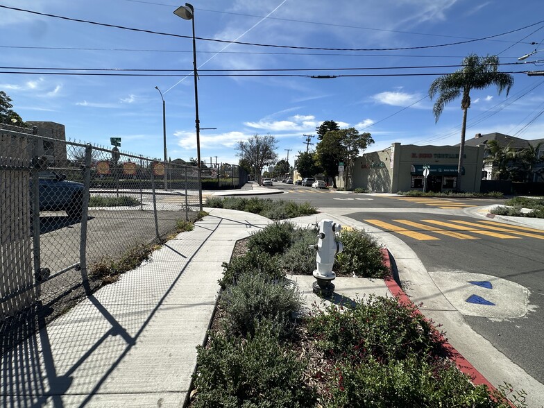 More Photos Of 1429 W 5th St, Santa Ana Auto Repair For Sale
