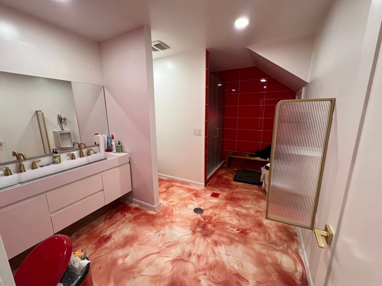 More Photos Of 413 N Moss St, Burbank Light Manufacturing For Sale