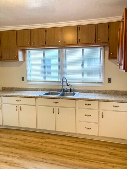 More Photos Of 717 E 8th St, Long Beach Apartments For Sale