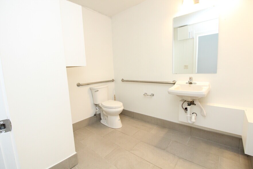 More Photos Of 20285 Metcalf Ave, Bucyrus Office Residential For Lease