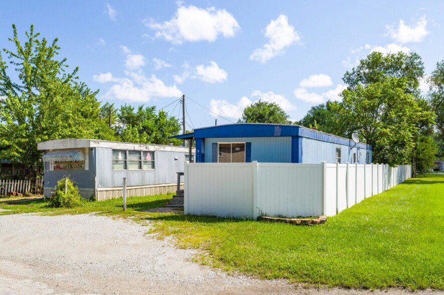 More Photos Of 14136 Wood St, Dixmoor Manufactured Housing Mobile Home Park For Sale