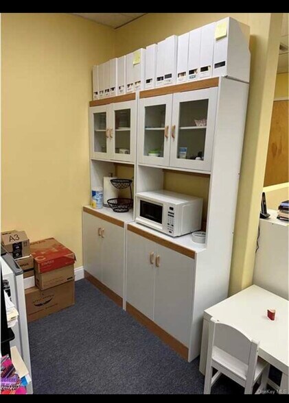 More Photos Of 275 N Middletown Rd, Pearl River Medical For Lease