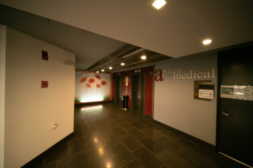 More Photos Of 29525 Canwood St, Agoura Hills Medical For Lease