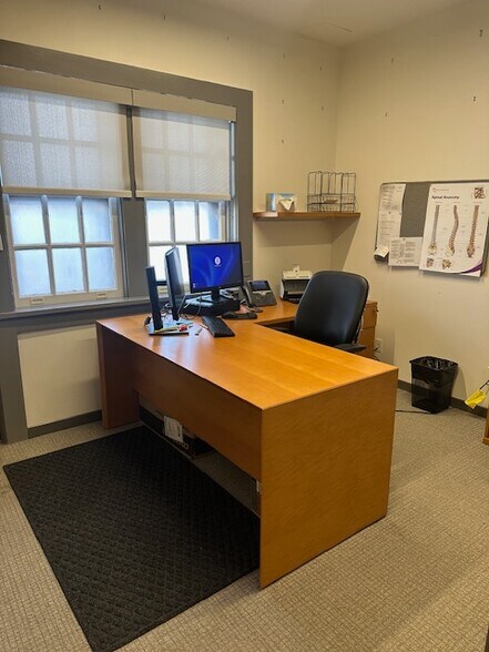 More Photos Of 18 Studio Arcade, Bronxville Medical For Lease