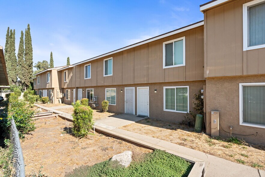More Photos Of 202-228 W Dakota Ave, Fresno Apartments For Sale