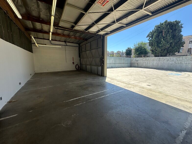 More Photos Of 3202-3206 Fletcher Dr, Los Angeles Warehouse For Lease