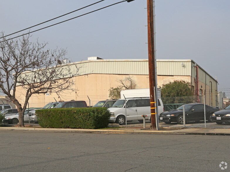 More Photos Of 5661 E Shields Ave, Fresno Unknown For Lease