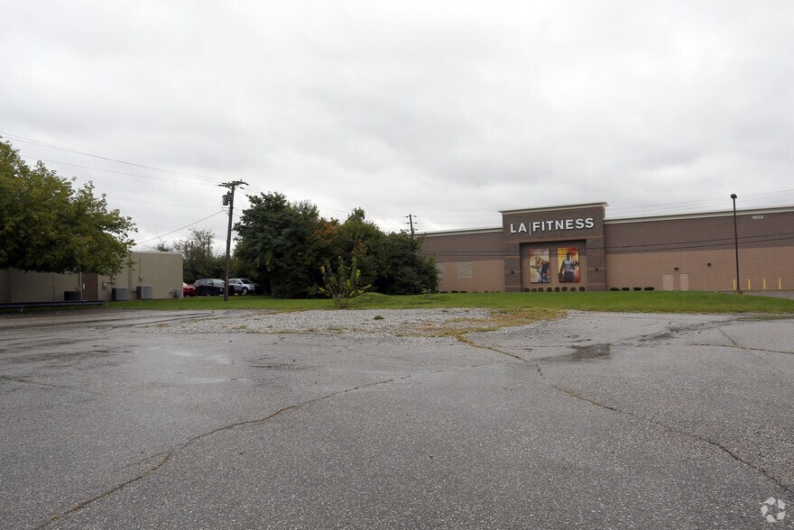 More Photos Of 9515-9525 E Washington St, Indianapolis Land For Lease