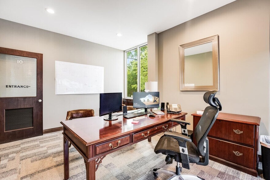 More Photos Of 1441 N Market St, Dayton Office For Sale