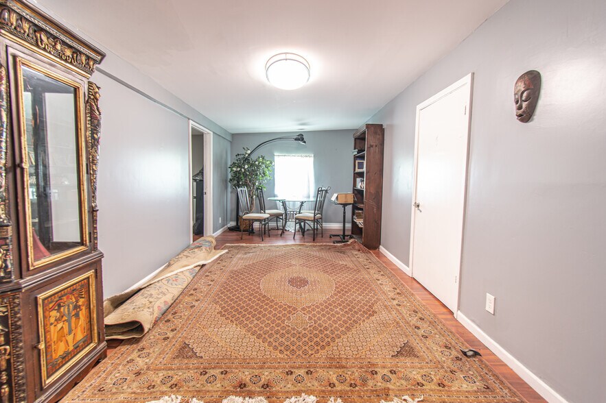 More Photos Of 5646 Price Rd, Gainesville Freestanding For Sale