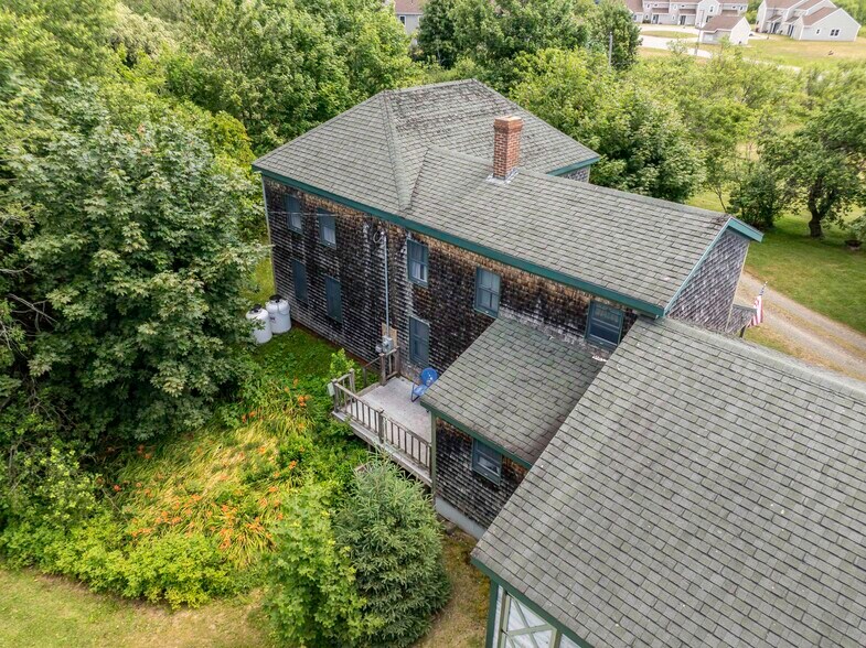 More Photos Of 54 Toll Bridge Rd, Eastport Hotel For Sale