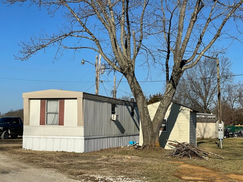 More Photos Of 2902 Clay St, De Soto Manufactured Housing Mobile Home Park For Sale