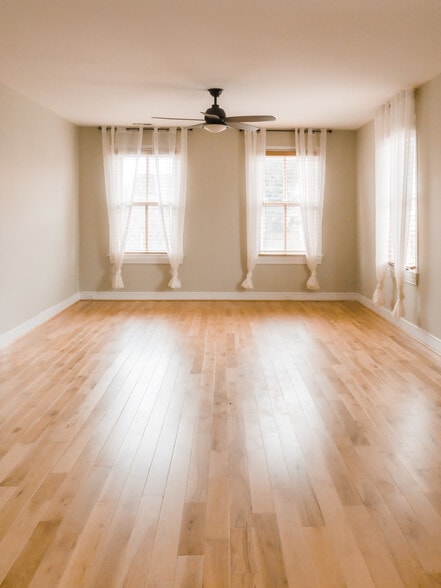 More Photos Of 417 Main St, Laurel Office For Lease