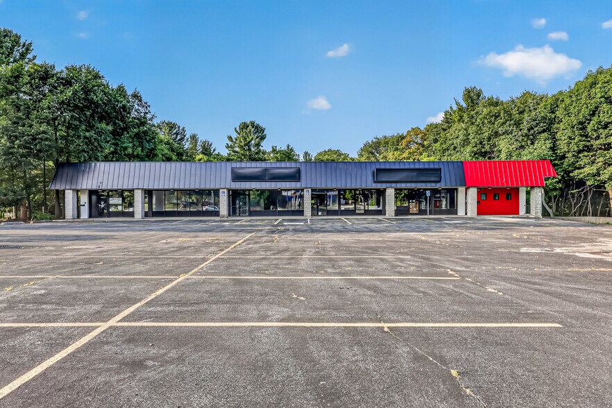 More Photos Of 1006 E Colby St, Whitehall Storefront Retail Office For Sale