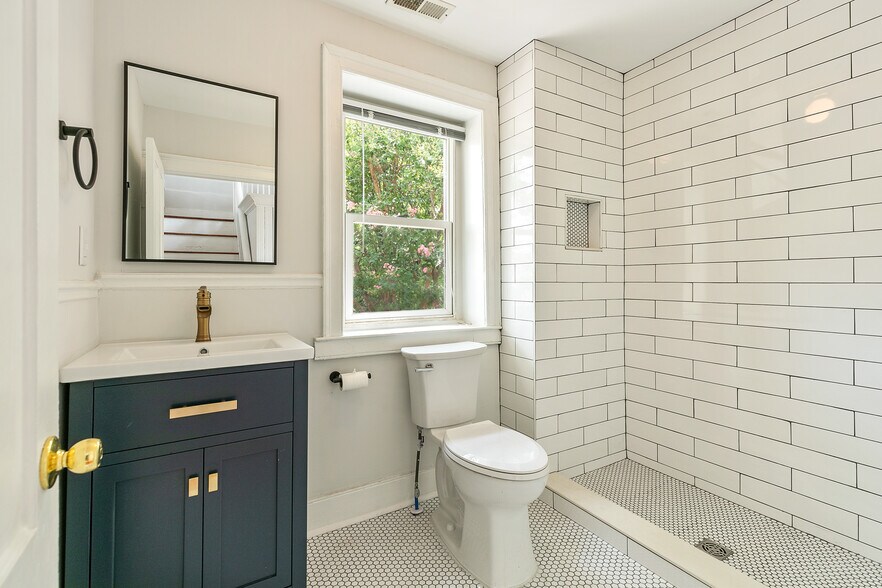 More Photos Of 2608 E Marshall St, Richmond Apartments For Sale