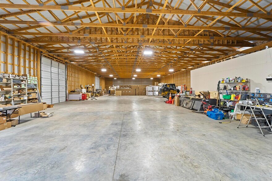 More Photos Of 9229 Beller Dr, Mascoutah Warehouse For Lease