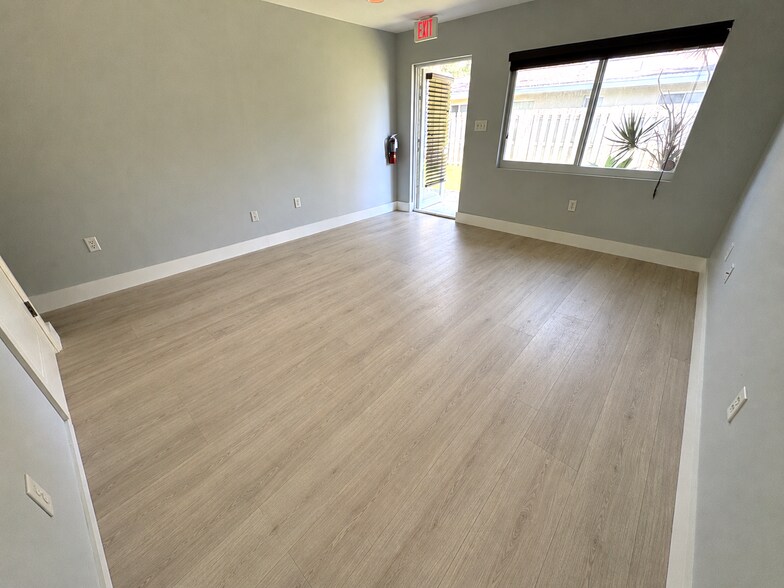 More Photos Of 1542 Guava Ave, Melbourne General Retail For Lease