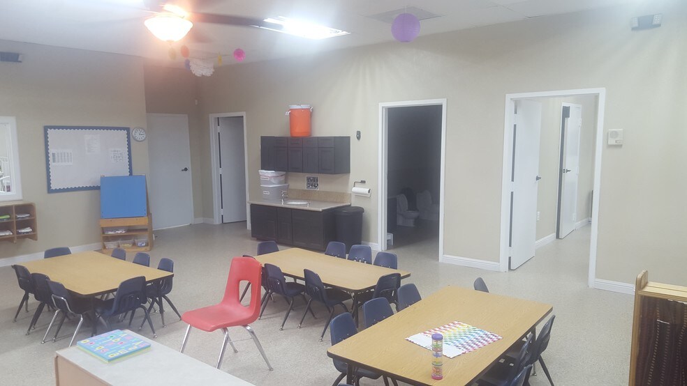 More Photos Of 2755 Flat Shoals Rd, College Park Daycare Center For Sale