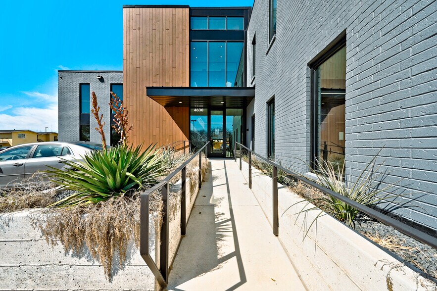 More Photos Of 4630 Westgate Blvd, Austin Medical For Lease