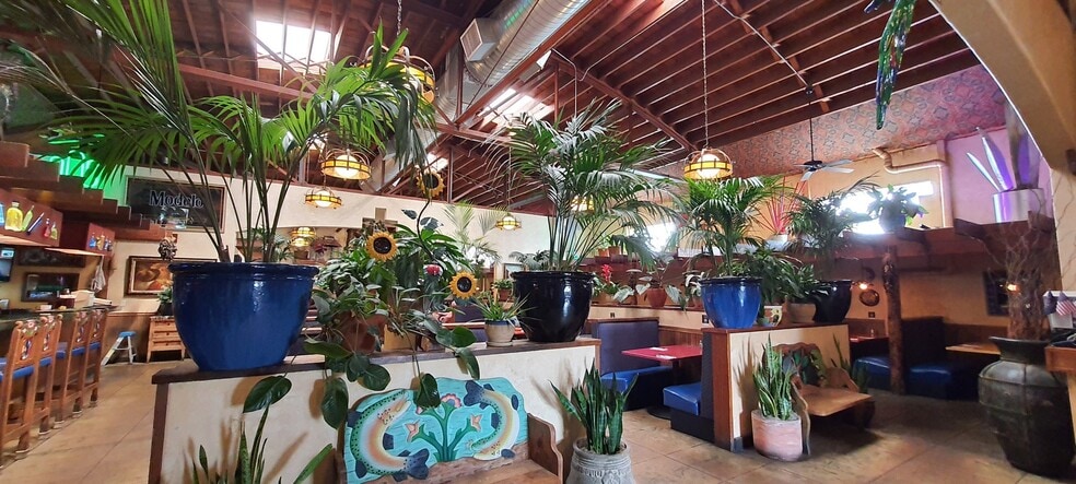 More Photos Of 3298 Highland Dr, Salt Lake City Restaurant For Sale