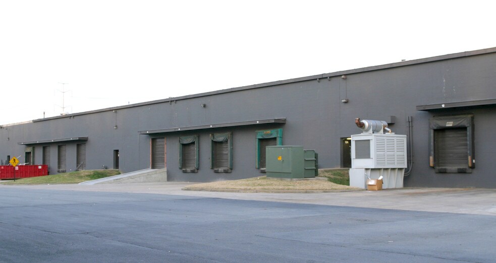 More Photos Of 5100-5190 Commerce Rd, Richmond Warehouse For Lease