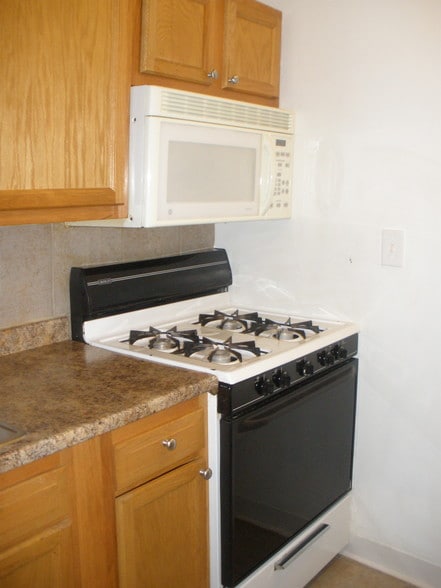 More Photos Of 13701 Madison Ave, Lakewood Apartments For Sale
