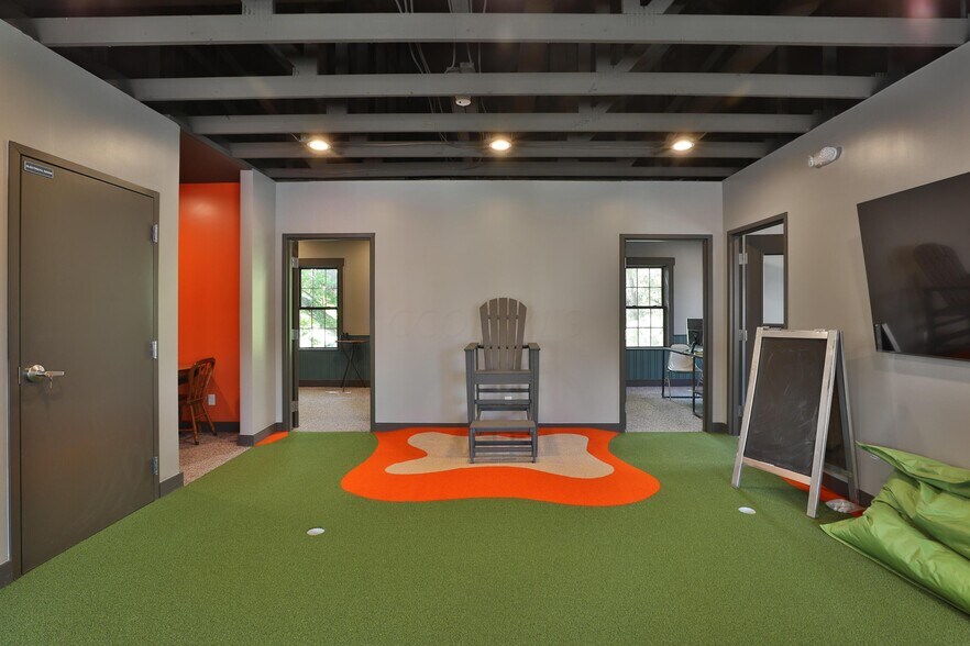 More Photos Of 57 Mill St, Columbus Storefront For Sale