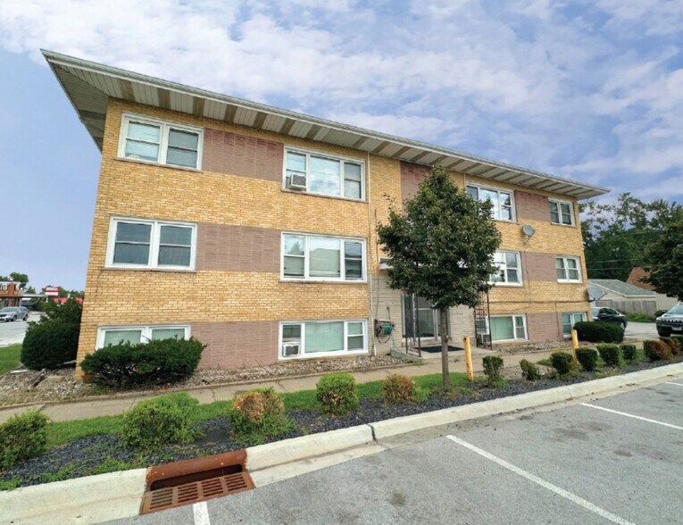 More Photos Of 17933 Torrence Ave, Lansing Multifamily For Sale