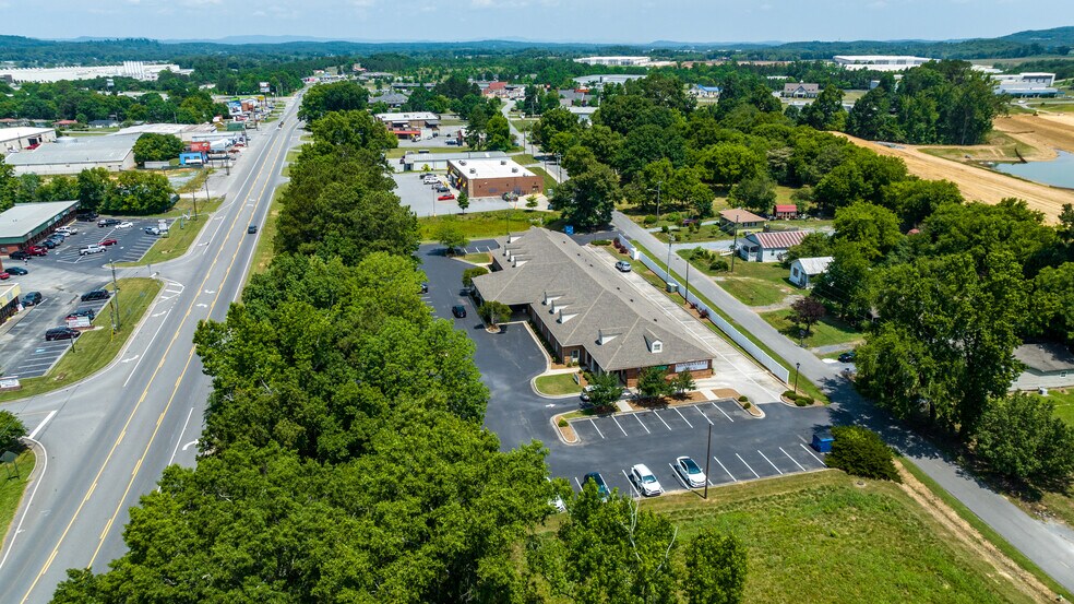 More Photos Of 6000 Joe Frank Harris Pky NW, Adairsville Healthcare For Lease