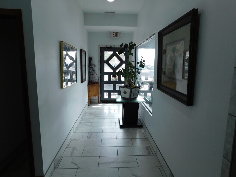 More Photos Of 68 W Main St, Danville Office For Lease