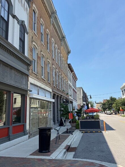 More Photos Of 725 Main St, Lafayette Storefront For Sale
