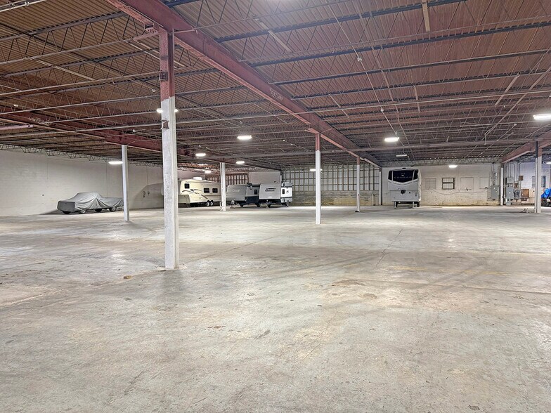 More Photos Of 60 Bells Ln, Junction City Warehouse For Sale