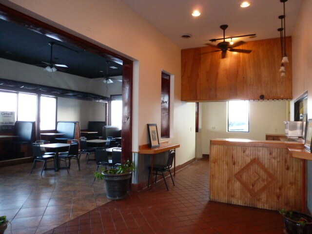 More Photos Of 314 S Harlem Ave, Peotone Fast Food For Sale