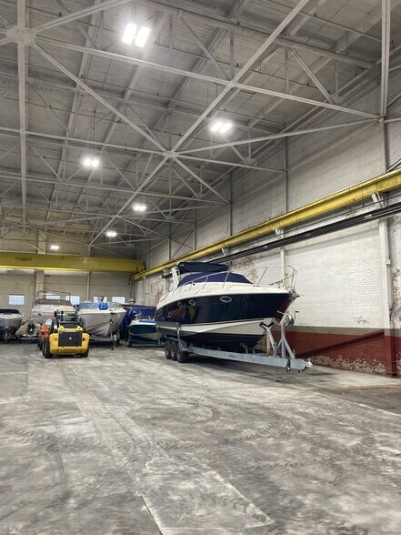 More Photos Of 2310 W 58th St, Chicago Manufacturing For Lease