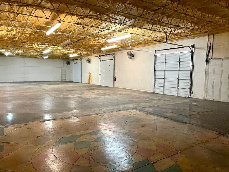 More Photos Of 5508-5516 Brewster St, San Antonio Warehouse For Lease