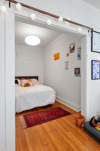 More Photos Of 1052 E Thomas St, Seattle Apartments For Sale