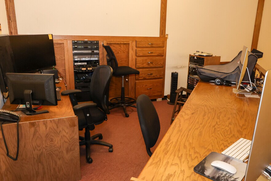 More Photos Of 1135 Buffalo St, Franklin Religious Facility For Sale