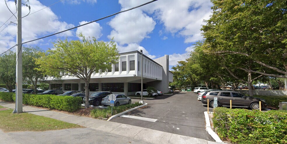 More Photos Of 8925 SW 148th St, Palmetto Bay Loft Creative Space For Lease