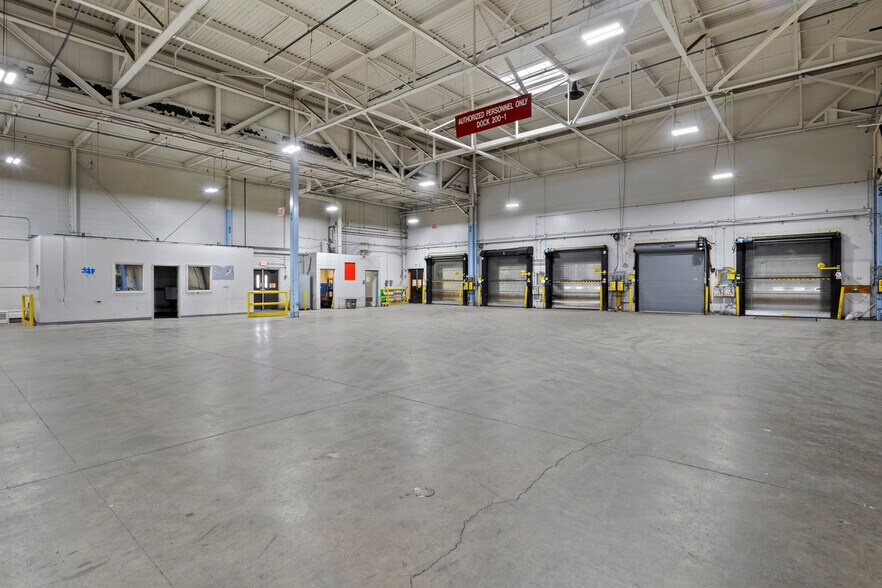 More Photos Of 700 Resende Rd, Webster Unknown For Lease