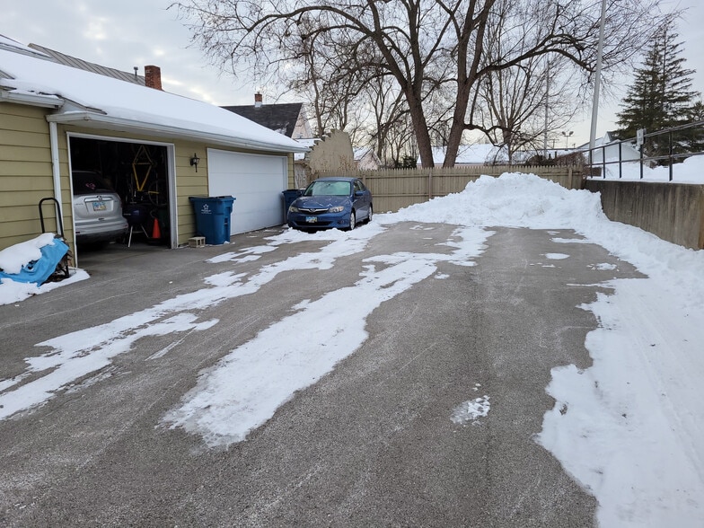 More Photos Of 5743-5747 Summit St, Sylvania Apartments For Sale